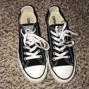 Black low top converse